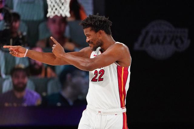 杨鸣：这些年我们经历足够多 今晚玩儿命打好