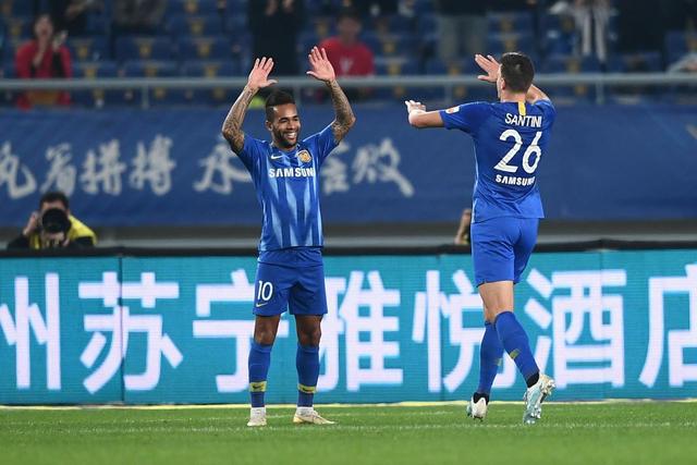 鄢手骐24分辽宁负新疆 格洛弗50分四川负浙江